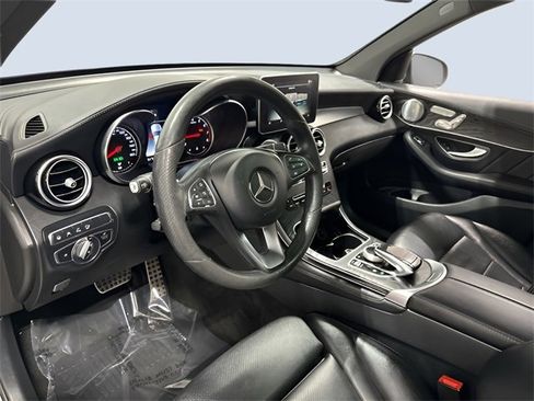 Used 2018 Mercedes-Benz GLC 300 4MATIC image 14
