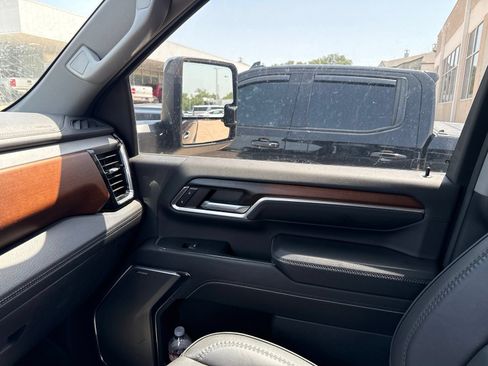 Used 2024 GMC Sierra 2500 Denali w/ Denali Reserve Package AWD/4WD image 33
