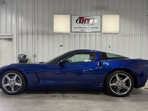 Used 2006 Chevrolet Corvette Coupe w/ Preferred Equipment Group RWD image 10