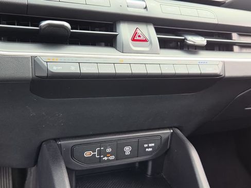Used 2025 Kia K4 FWD image 21