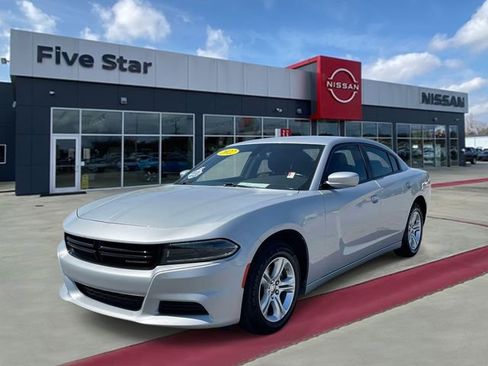 Used 2022 Dodge Charger SXT RWD image 3