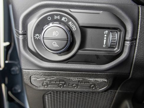 New 2026 Jeep Gladiator Sport AWD/4WD image 32