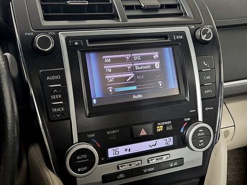 Used 2014 Toyota Camry XLE image 14