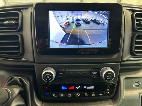Used 2025 RAM ProMaster 2500 w/ Convenience Group FWD image 5