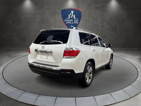 Used 2011 Toyota Highlander Limited w/ Tow Pkg FWD image 5