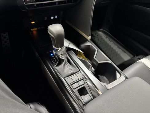 New 2026 Toyota Camry Hybrid AWD/4WD image 12
