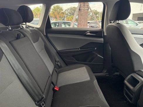 Used 2022 Volkswagen Taos S image 11