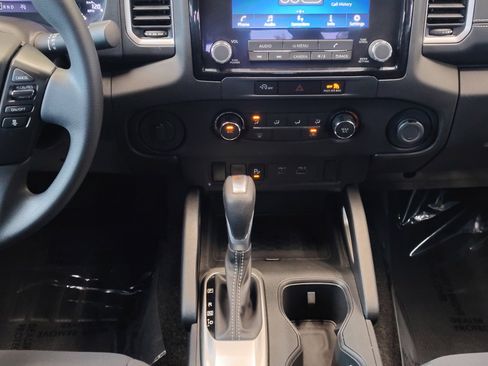 Used 2024 Nissan Frontier SV w/ Technology Package RWD image 22