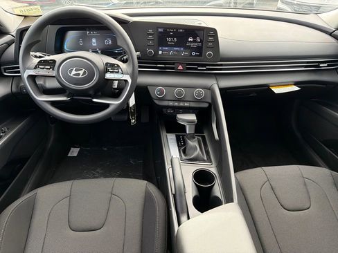 New 2026 Hyundai Elantra SE image 22