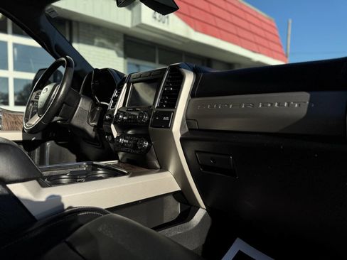 Used 2019 Ford F250 Lariat w/ Lariat Ultimate Package image 43