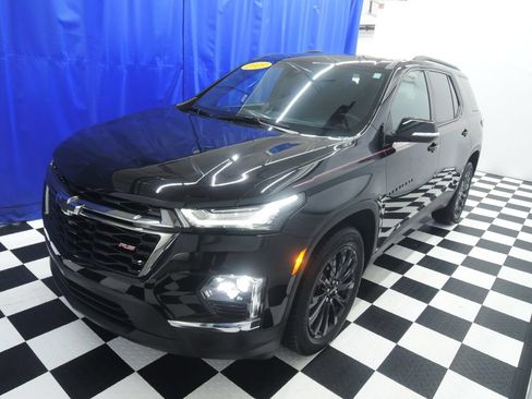 Used 2023 Chevrolet Traverse RS w/ LPO, Floor Liner Package AWD/4WD image 3