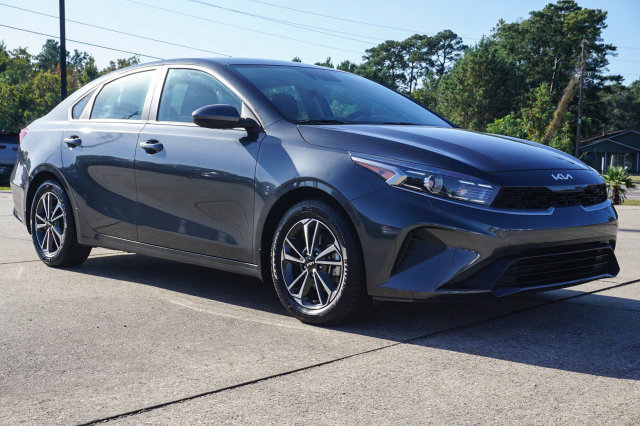 Used 2023 Kia Forte LXS FWD image 2
