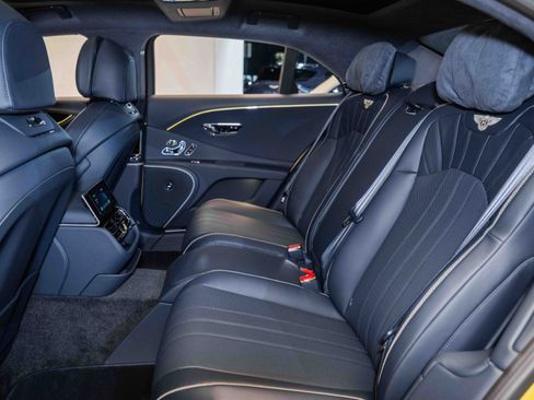 Certified 2024 Bentley Flying Spur V8 AWD/4WD image 18