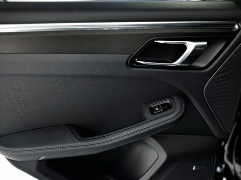 New 2026 Porsche Macan GTS image 27