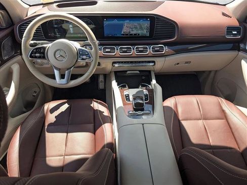 Used 2023 Mercedes-Benz Maybach GLS 600 4MATIC image 16