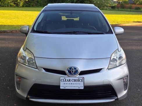 Used 2012 Toyota Prius Four w/ Deluxe Solar Roof Pkg FWD image 11