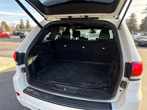 Used 2019 Jeep Grand Cherokee Altitude image 12