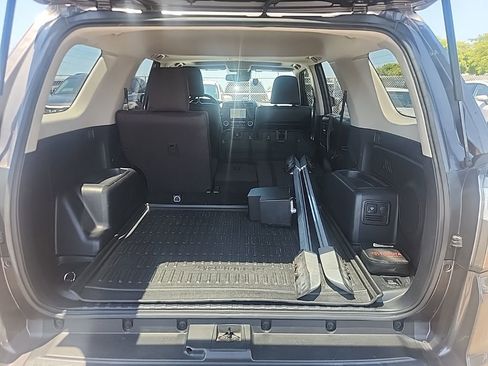 Used 2022 Toyota 4Runner Limited AWD/4WD image 17