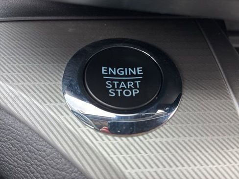 Used 2022 Ford Explorer XLT w/ Equipment Group 202A image 35