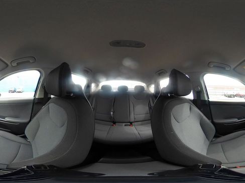 Used 2025 Kia K4 LXS image 40