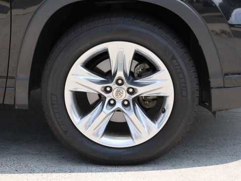 Used 2015 Toyota Highlander Limited FWD image 11