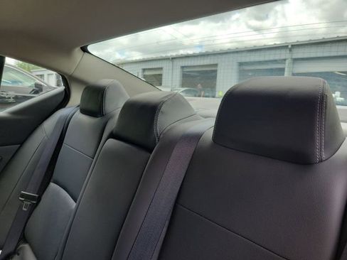 Used 2023 Nissan Altima 2.5 SL AWD/4WD image 16