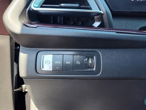 Used 2025 Chevrolet Traverse RS w/ LPO, Floor Liner Package AWD/4WD image 14