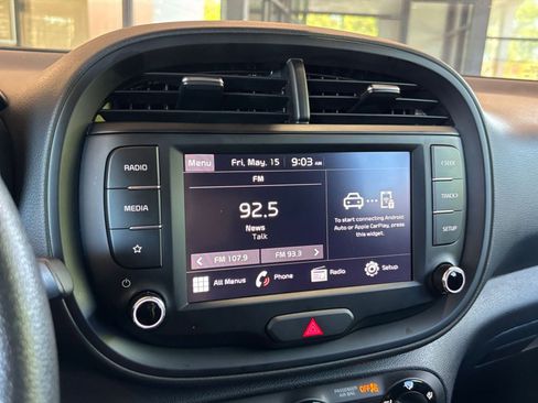 Used 2025 Kia Soul LX w/ LX Technology Package FWD image 20