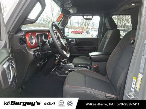 Used 2018 Jeep Wrangler Unlimited Rubicon w/ Dual Top Group image 15