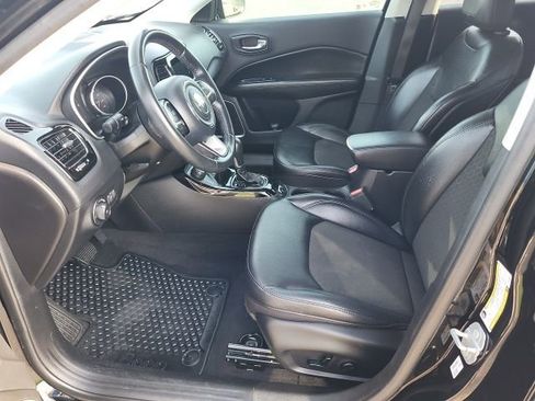 Used 2019 Jeep Compass Latitude AWD/4WD image 28