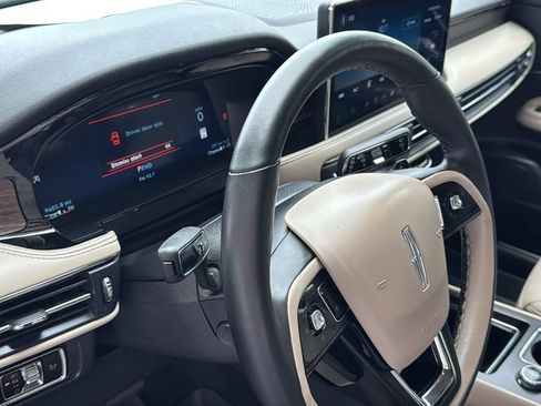 Used 2025 Lincoln Corsair Reserve FWD image 21