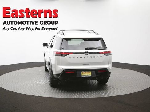 Used 2024 Nissan Pathfinder SV w/ SV Premium Package AWD/4WD image 40