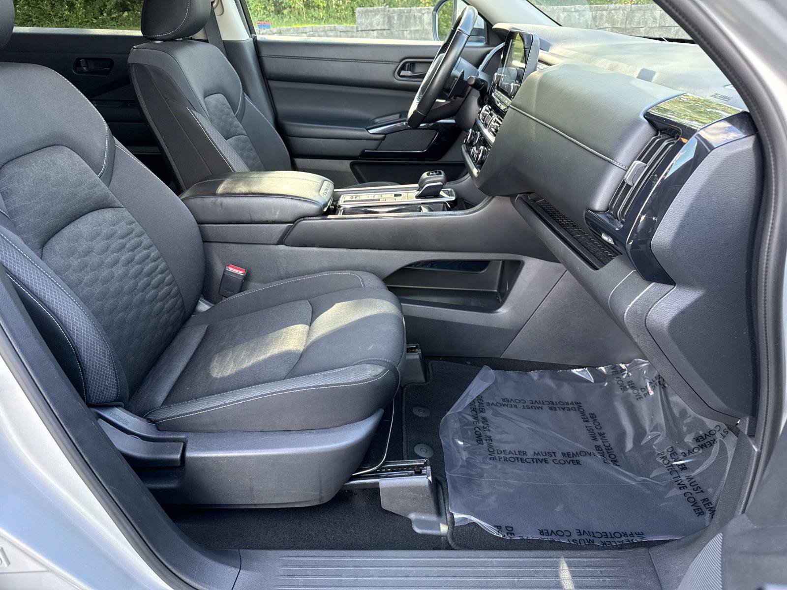 Used 2024 Nissan Pathfinder SV FWD image 25