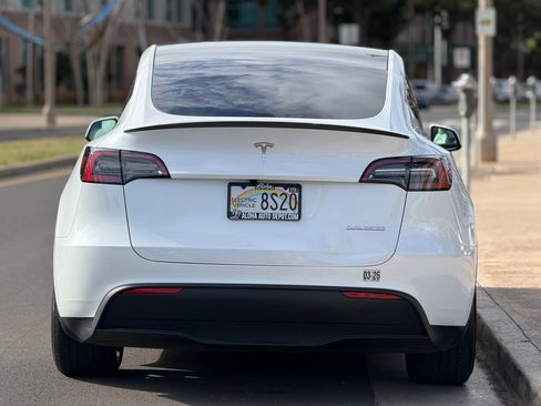 Used 2024 Tesla Model Y Performance AWD/4WD image 5