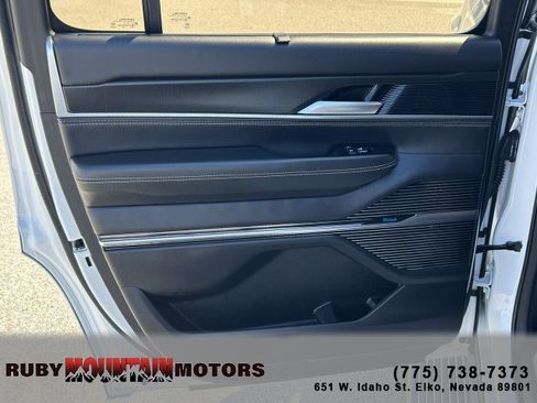 Used 2024 Jeep Grand Wagoneer Series II Obsidian w/ Quick Order Packagew 28T AWD/4WD image 20
