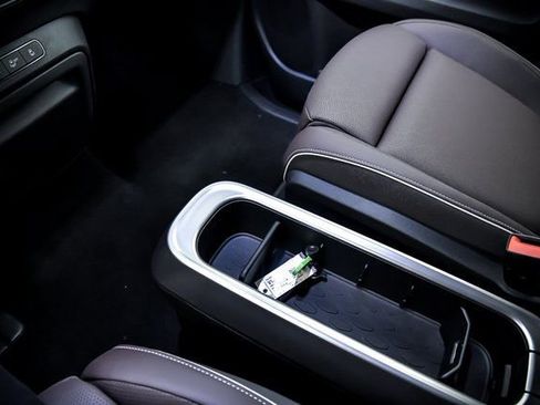 New 2025 Volkswagen ID. Buzz Pro S image 18