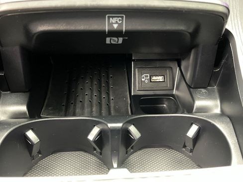 Used 2020 Mercedes-Benz E 350 4MATIC Sedan image 26