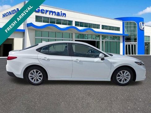 Used 2025 Toyota Camry LE FWD image 4