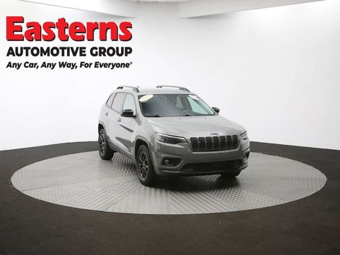 Used 2023 Jeep Cherokee Altitude Lux image 50
