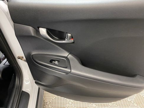 Used 2019 Hyundai Veloster Turbo image 36