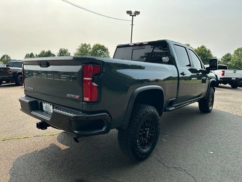 Used 2025 Chevrolet Silverado 2500 ZR2 w/ Technology Package AWD/4WD image 16