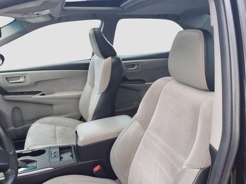 Used 2016 Toyota Camry XSE w/ Moonroof Package FWD image 19