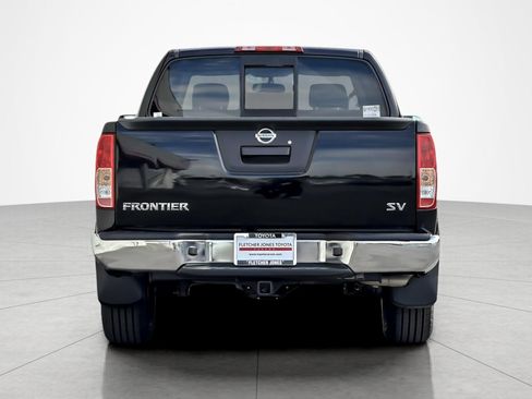 Used 2018 Nissan Frontier SV image 4