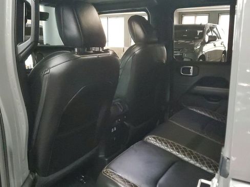 Used 2022 Jeep Wrangler Unlimited Sahara AWD/4WD image 14