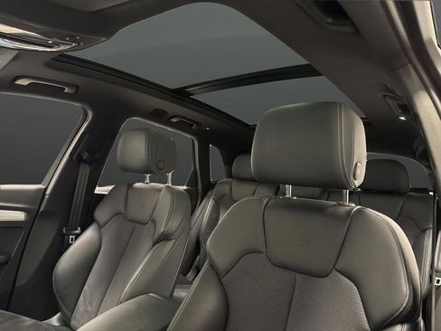 Used 2023 Audi Q5 e Prestige w/ Prestige Package image 7