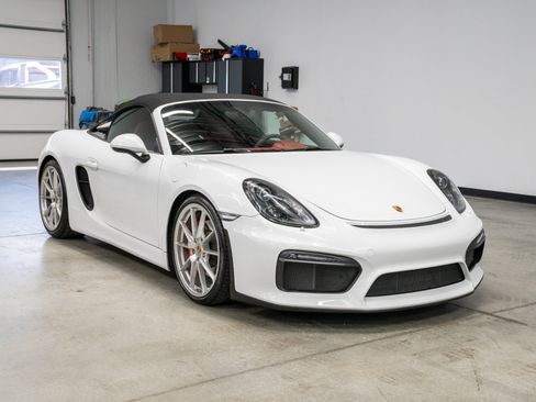 Used 2016 Porsche Boxster Spyder RWD image 42