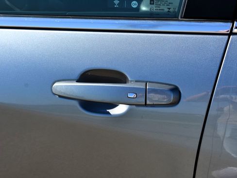 Used 2023 Chevrolet Equinox LT w/ Driver Convenience Package image 11