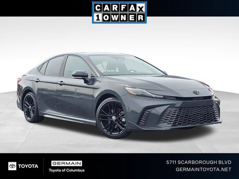 Used 2025 Toyota Camry SE FWD image 1