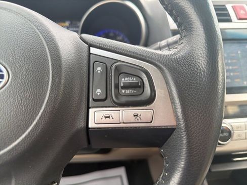 Used 2017 Subaru Outback 2.5i Limited image 19