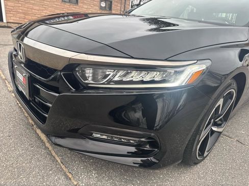 Used 2018 Honda Accord Sport image 14